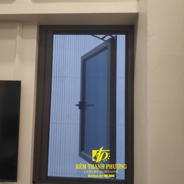 Cua luoi chong muoi dang xep mau ghi 6