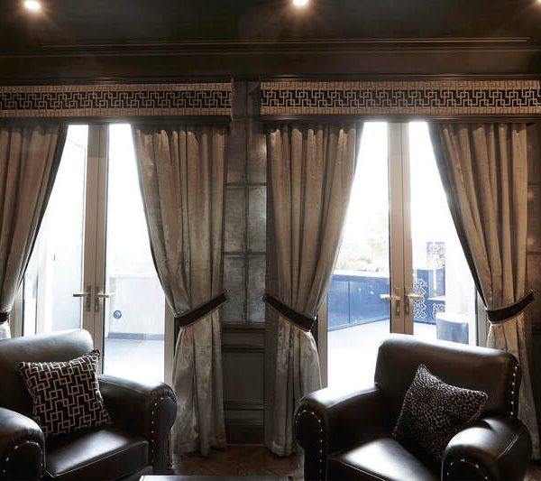 Rèm tân cổ điển sang trọng Bespoke Curtains & Pelmets 4118 3 Curtains Pelmets 4118 3