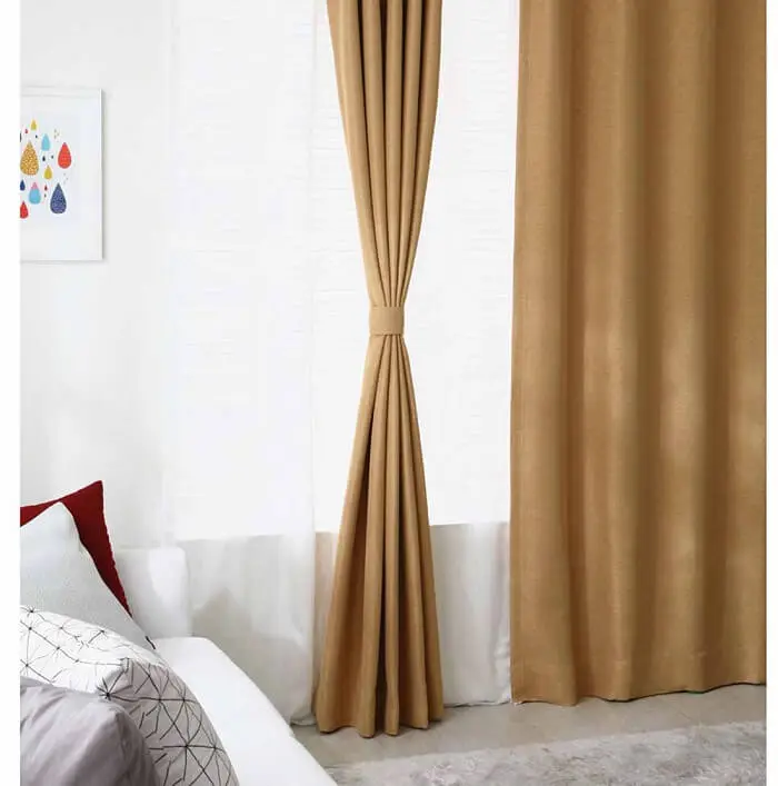 rèm cửa vàng đồng sang trọng