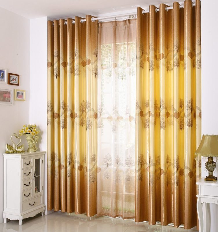 rèm màu vàng đồng