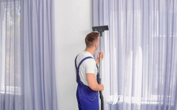 Hướng dẫn cách giữ rèm cửa bền đẹp trông như mới 2 Vệ sinh, làm sạch rèm định kỳ