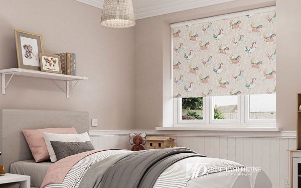 Cách chọn rèm roman cho phòng ngủ