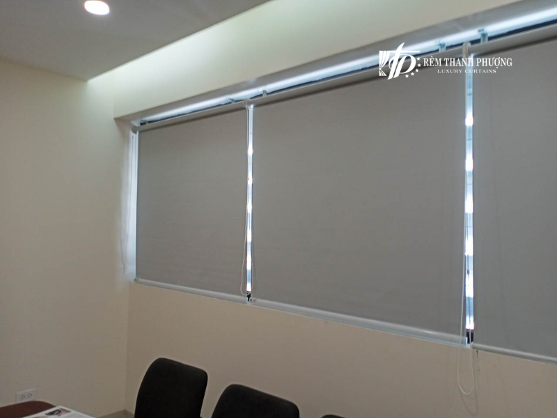 Dịch Vụ Lắp Rèm Cửa Ninh Bình Uy Tín, Trọn Gói, Giá Rẻ Nhất 5 Mẫu rèm cuốn trơn đơn giản, chống nắng tốt lắp tại Ninh Bình