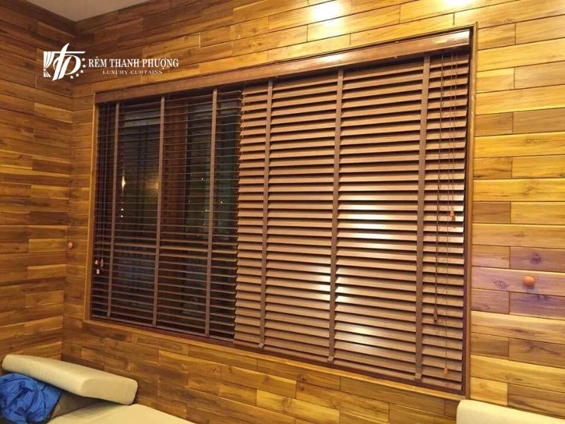 Mẫu rèm sáo gỗ mang lại vẻ ấm cúng cho không gian tại Dịch Vọng