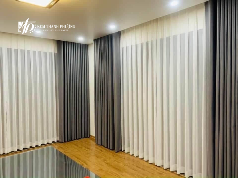 Mẫu rèm vải hai lớp kéo ngang đem đến sự mềm mại cho căn phòng