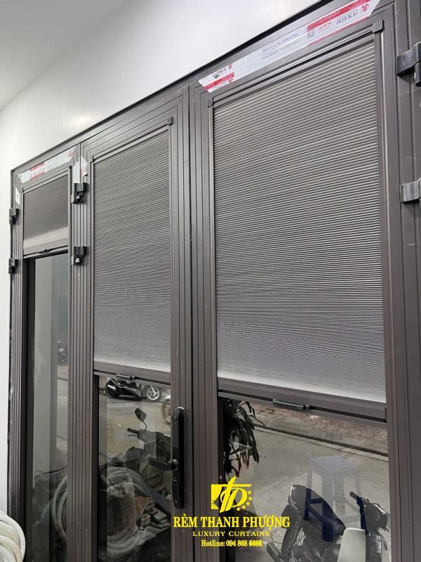 Rèm tổ ong bao nhiêu tiền 1m2? Báo giá rèm tổ ong trọn gói A-Z 5 Cách tính giá thành rèm tổ ong khi lắp đặt hoàn thiện