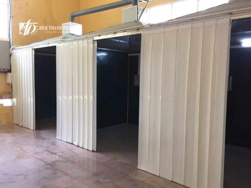 Loại rèm nhựa PVC có thể trượt, lùa