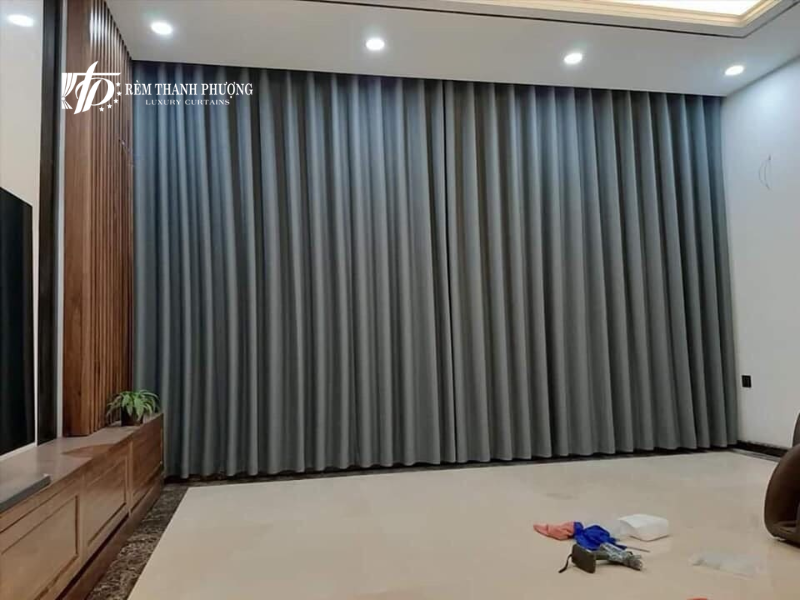 Top 50+ mẫu rèm vải tự động đẹp cho biệt thự, căn hộ cao cấp 2 Mẫu rèm vài tự động có một lớp cản sáng dày dặn