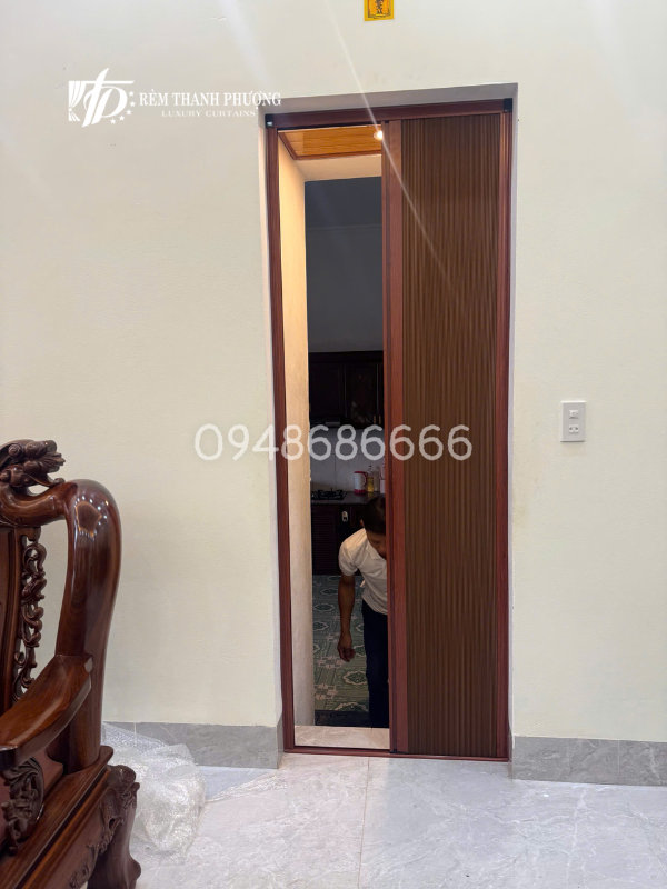 Quy trình chuyên nghiệp khi lắp đặt vách ngăn rèm tổ ong tại Hà Nội