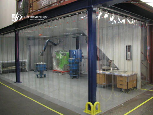 Rèm nhựa PVC sản phẩm giúp ngăn lạnh, chống bụi, tối ưu chi phí hợp lý